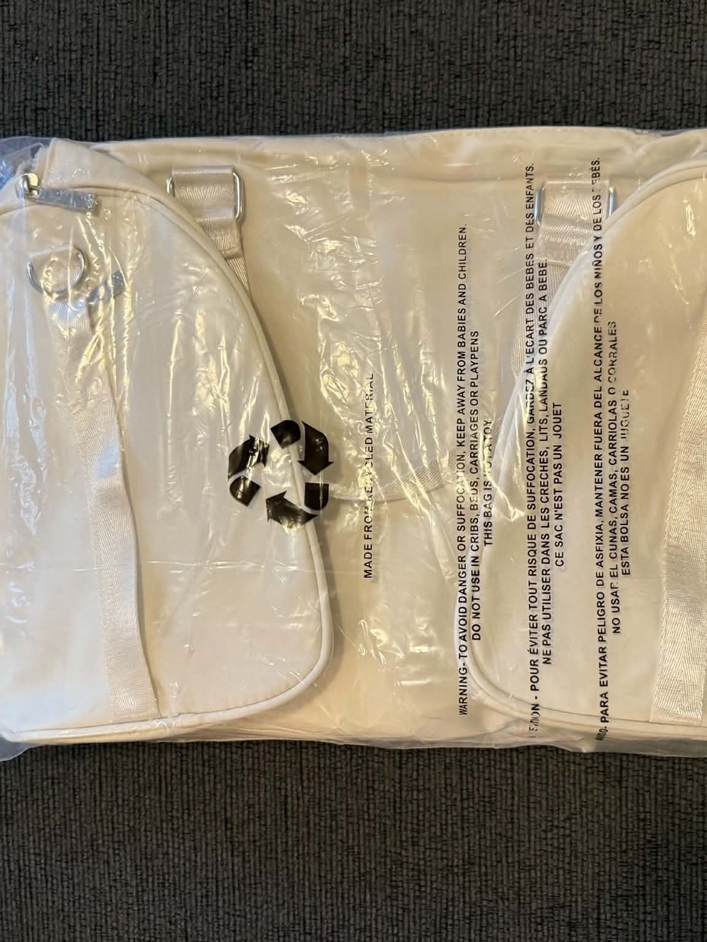 Alo Cream Duffel Bag with Medium Size Removable Strap and Side Zip Compartment - Picture 9 of 9